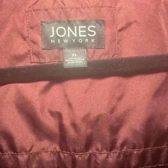 Jones New York Burgundy Hooded windbreaker Jacket - Size XL (Like New) - Picture 2 of 4